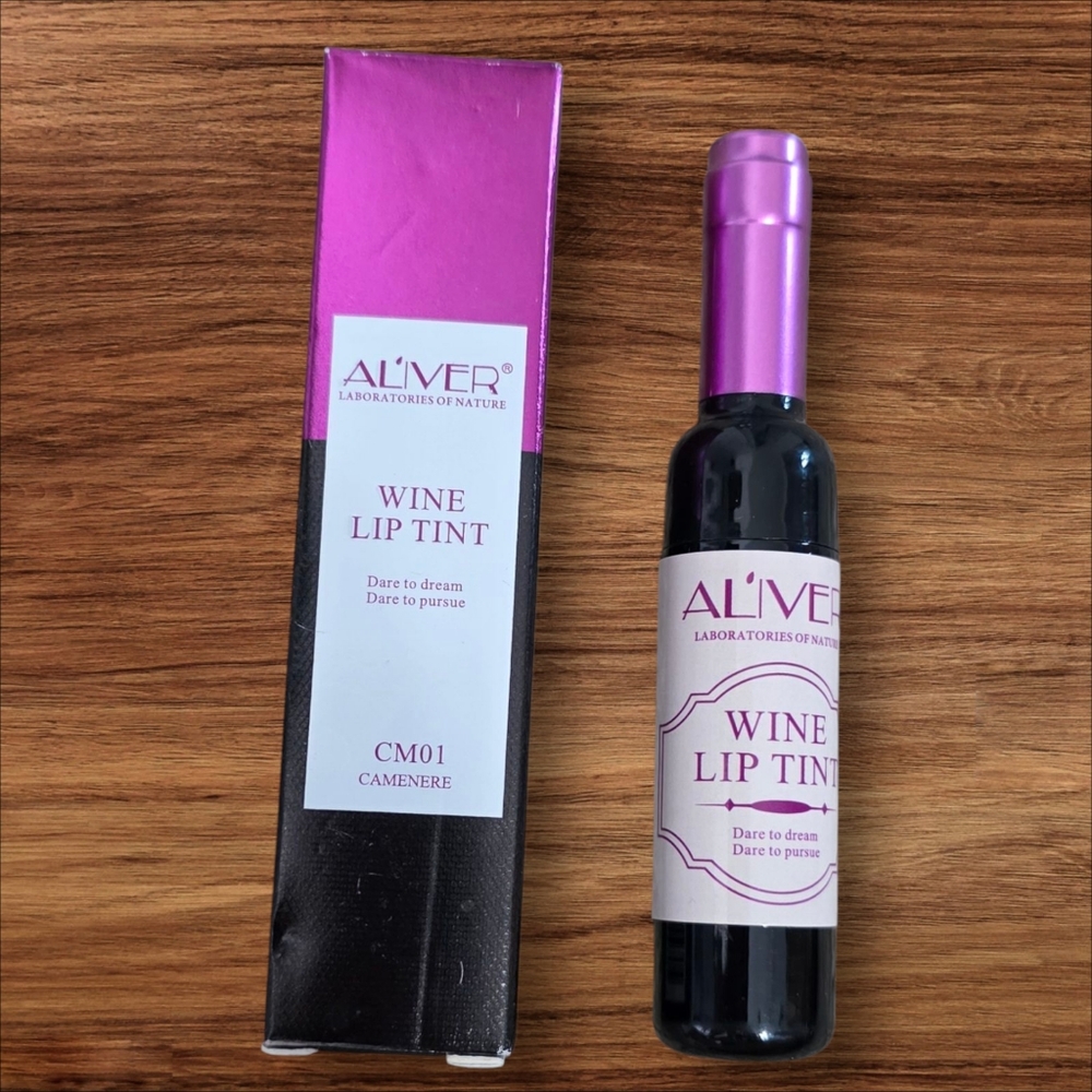 💋AL'IVER Wine Lip Tint in Pink and Black